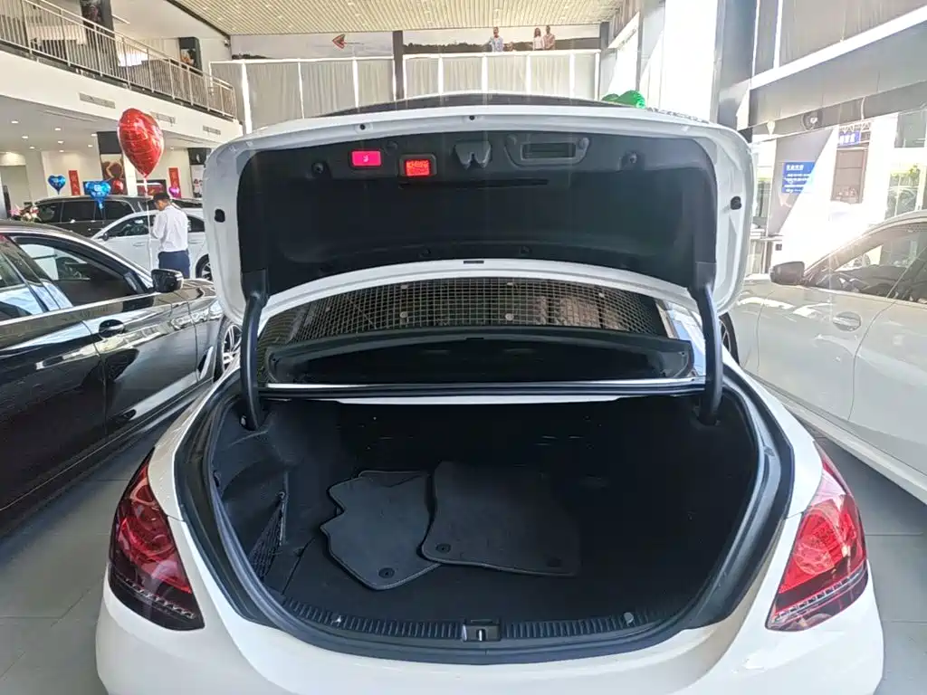 Mercedes-Benz C-Class — миниатюра 19