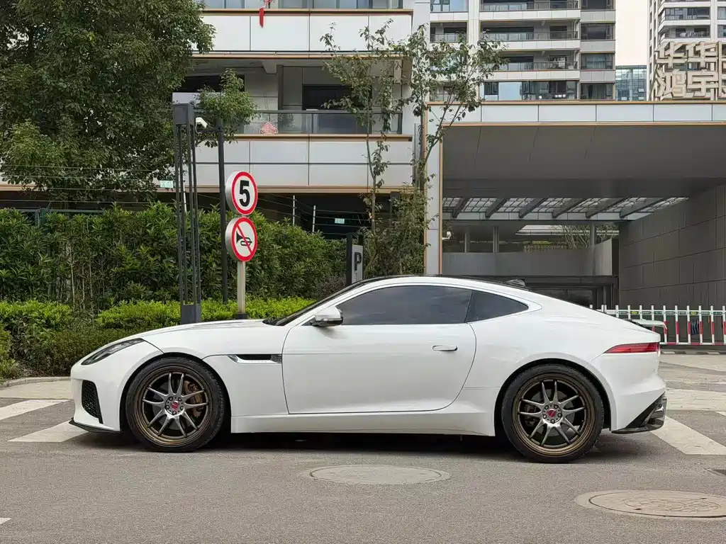 Jaguar F-TYPE — миниатюра 3