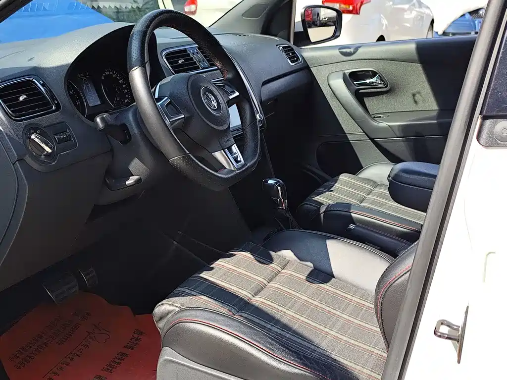 Volkswagen Polo — миниатюра 6