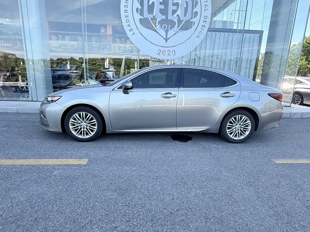 Lexus ES — миниатюра 3