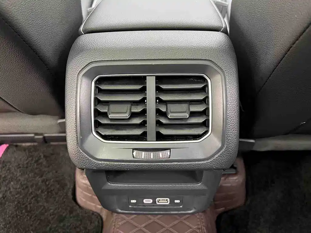 Volkswagen Tiguan L — миниатюра 15