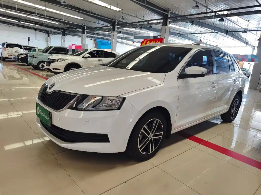 Skoda Rapid Spaceback — миниатюра 2