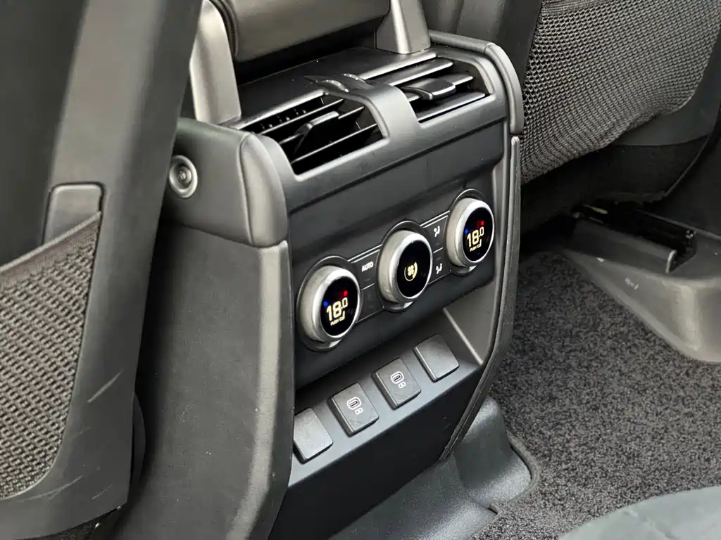 Land Rover Defender — миниатюра 15