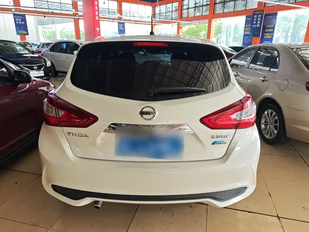 Nissan Tiida — миниатюра 6