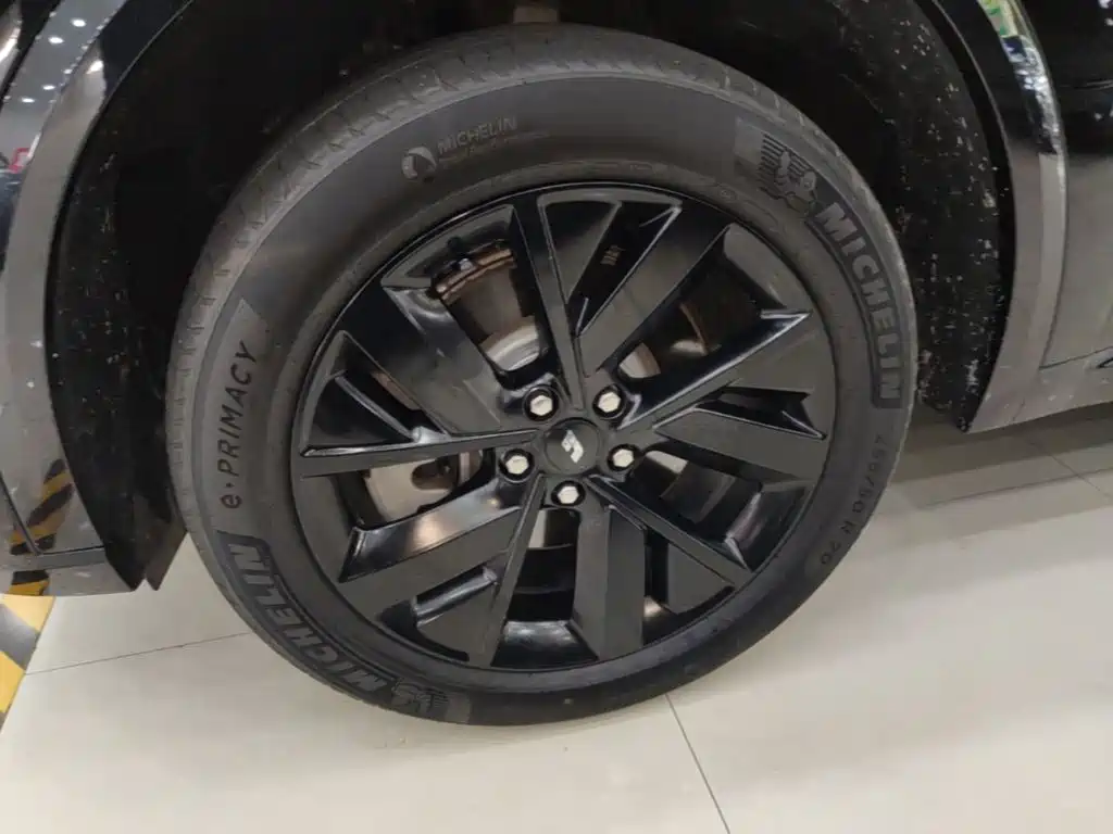 Li Auto Li L8 — миниатюра 23