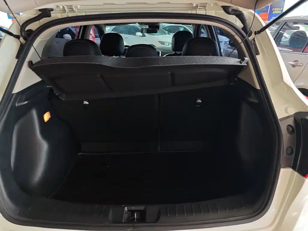Nissan Tiida — миниатюра 19