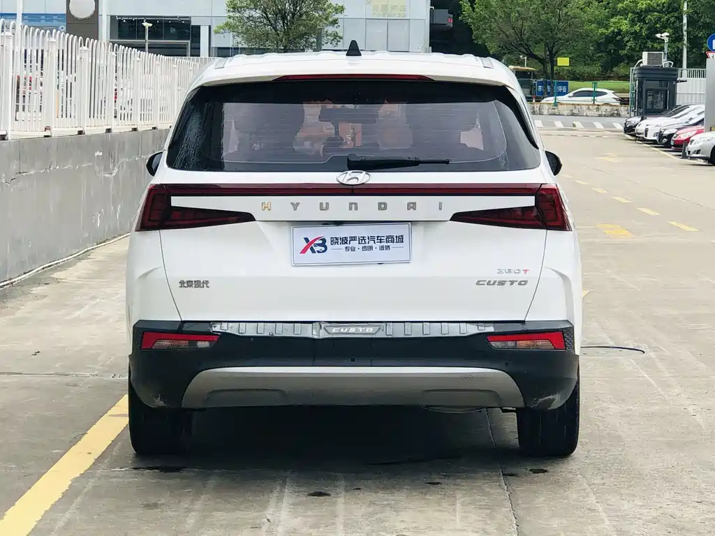 Hyundai Custo — миниатюра 5