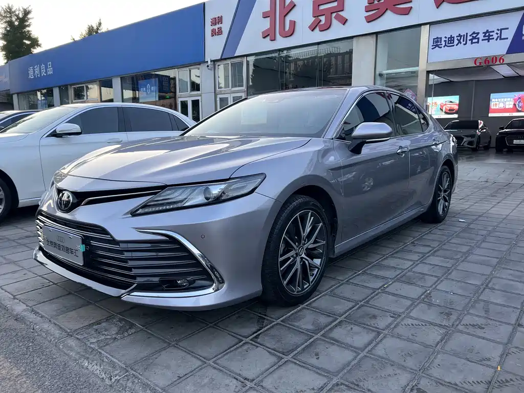 Toyota Camry 2023 2.5G Luxury