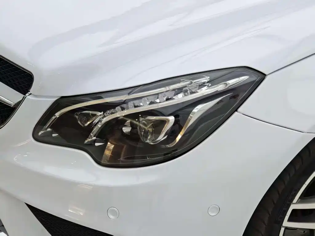 Mercedes-Benz E-Class (Import) — миниатюра 16
