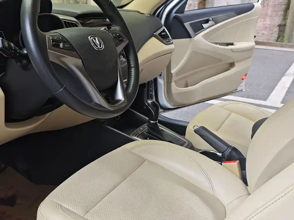 Changan Eado — миниатюра 4