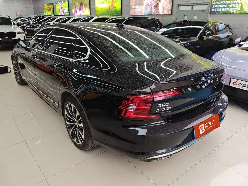 Volvo S90 2024 B5 Luxury
