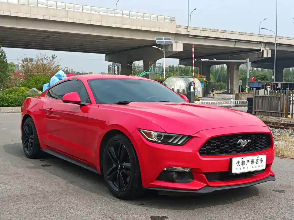 Ford Mustang — миниатюра 4
