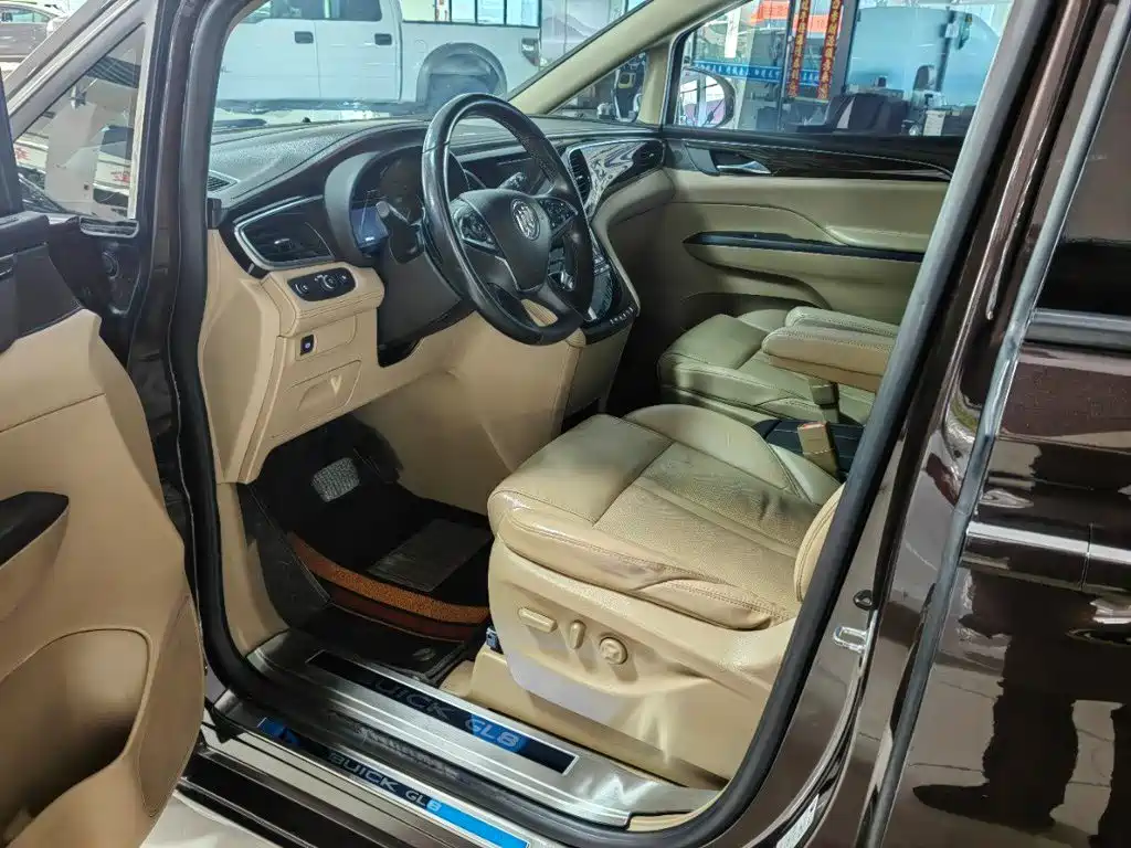 Buick GL8 — миниатюра 3