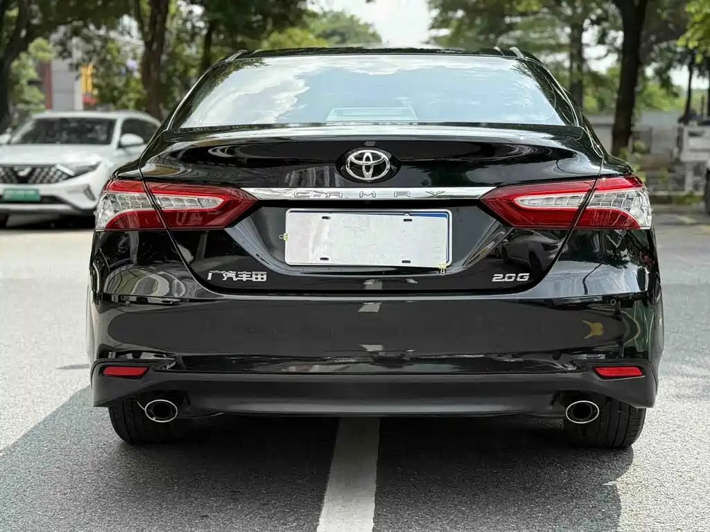 Toyota Camry — миниатюра 8