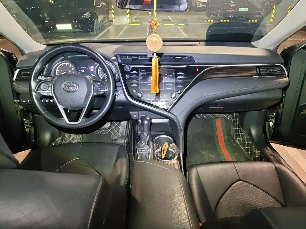 Toyota Camry — миниатюра 13