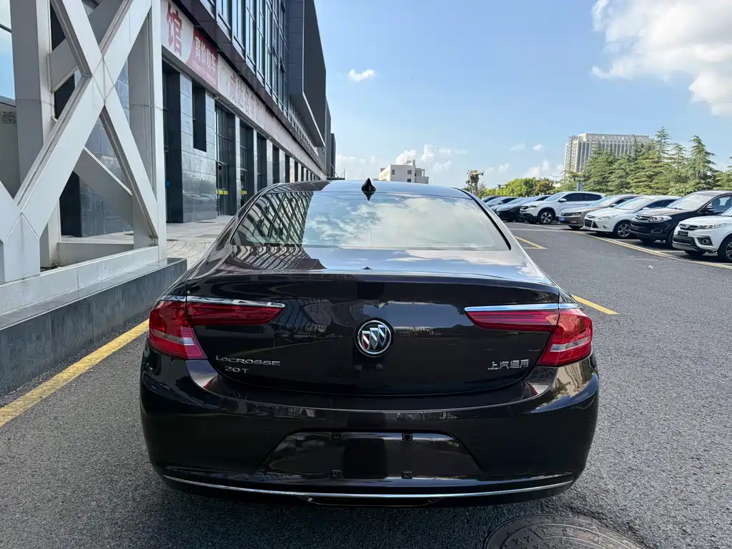 Buick LaCrosse — миниатюра 17