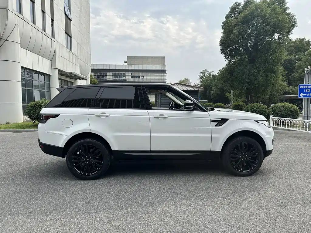 Land Rover Sport — миниатюра 8