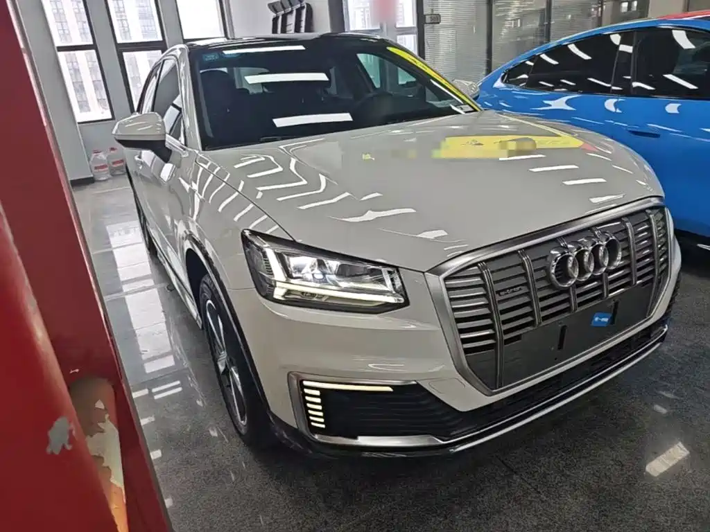 Audi Q2L e-tron — миниатюра 4