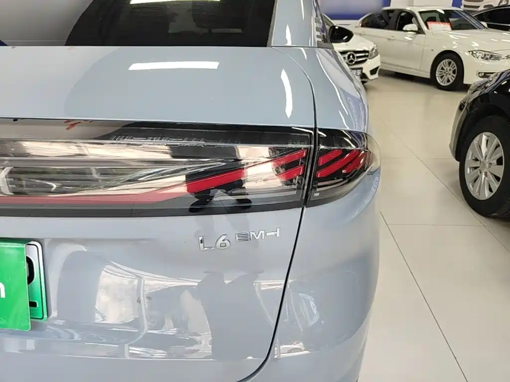 Geely Galaxy Galaxy L6 L6 2025 EM-i 140km