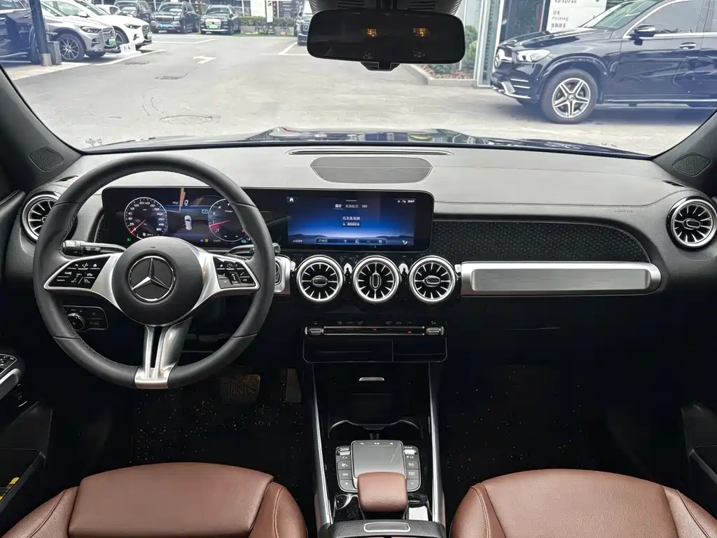 Mercedes-Benz GLB — миниатюра 9