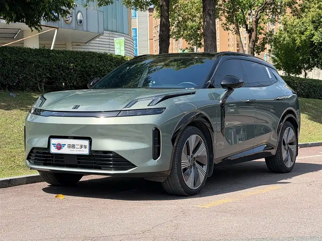 Lynk & Co 08 EM-P 2024