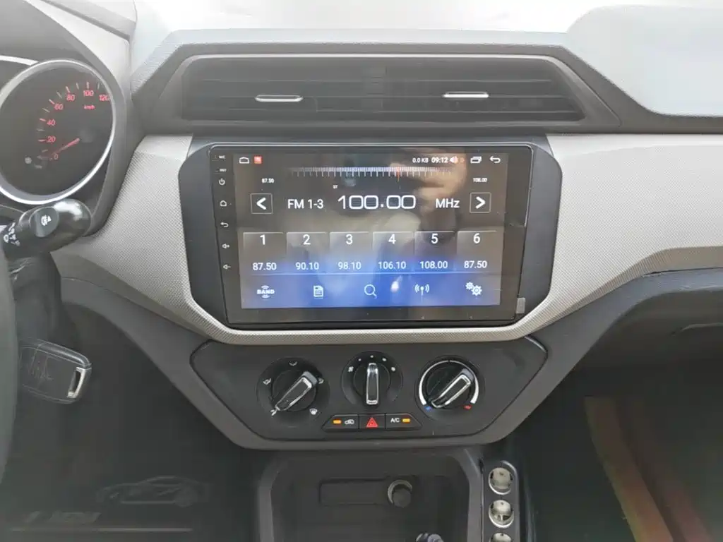 Wuling Hongguang — миниатюра 13