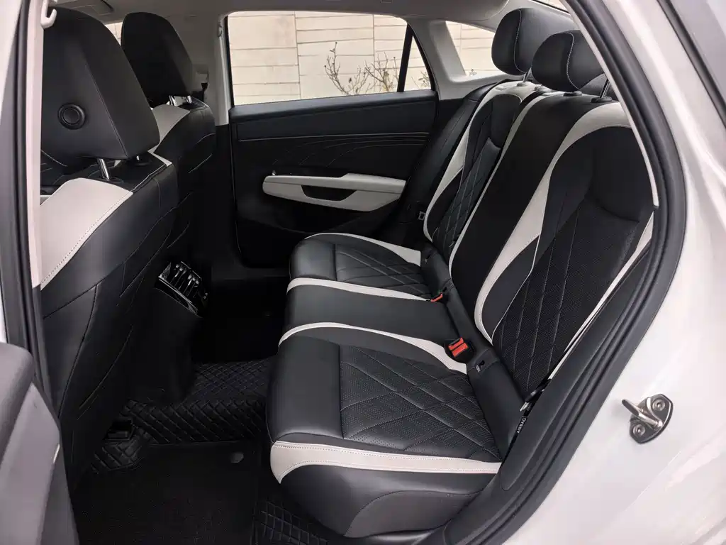 Volkswagen Sagitar — миниатюра 11