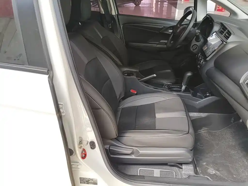 Honda Fit — миниатюра 25