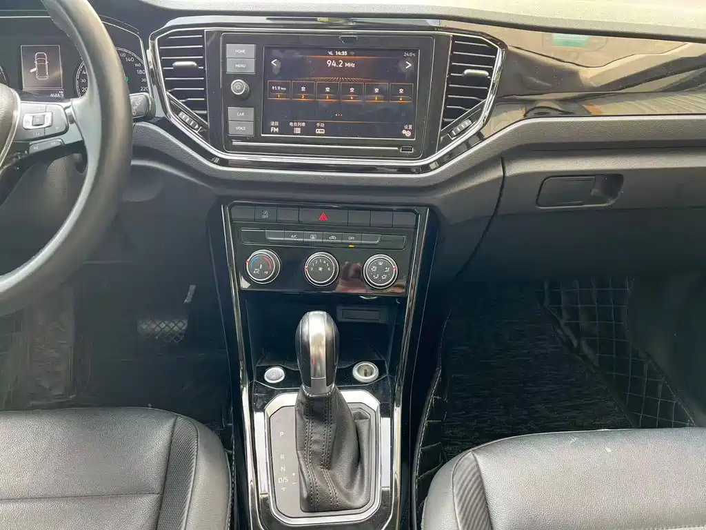 Volkswagen T-Roc — миниатюра 10
