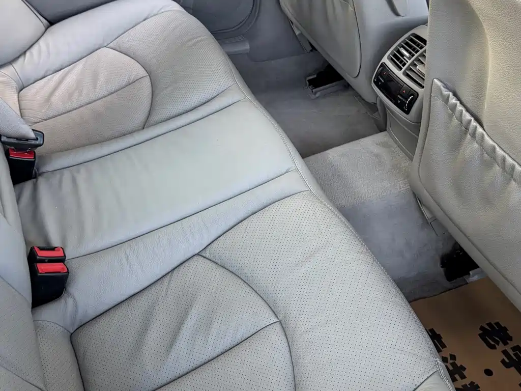 Mercedes-Benz E-Class — миниатюра 16