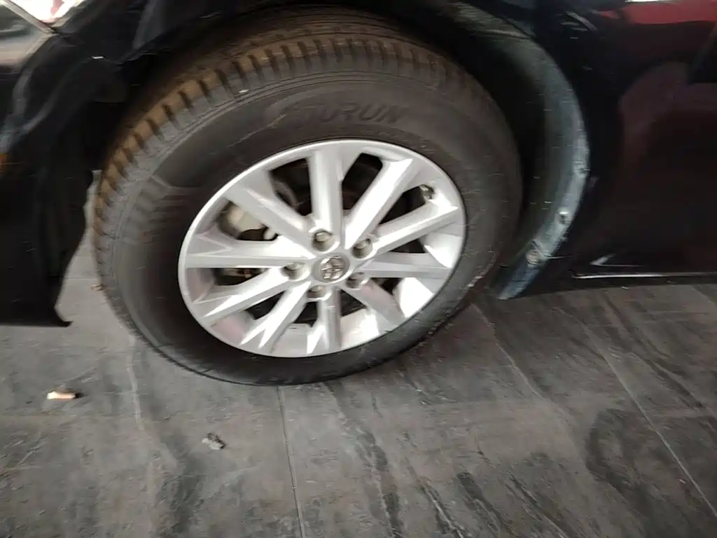 Toyota Camry — миниатюра 23