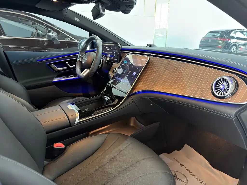 Mercedes-Benz EQE — миниатюра 8