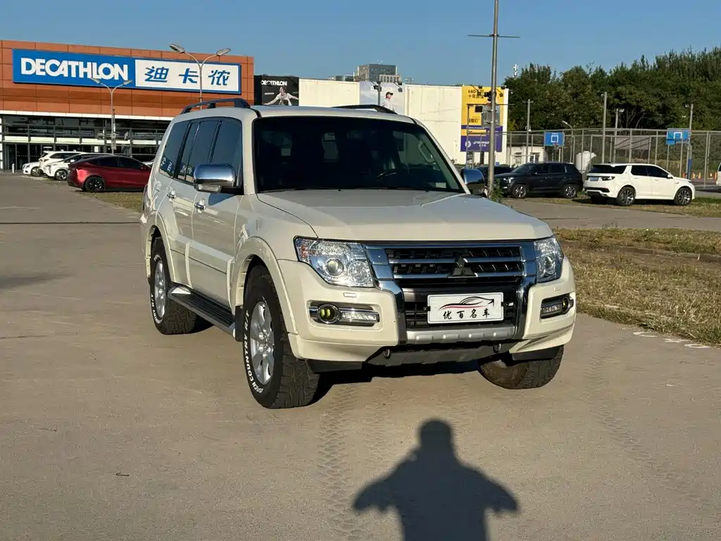 Mitsubishi Pajero (Import) — миниатюра 3