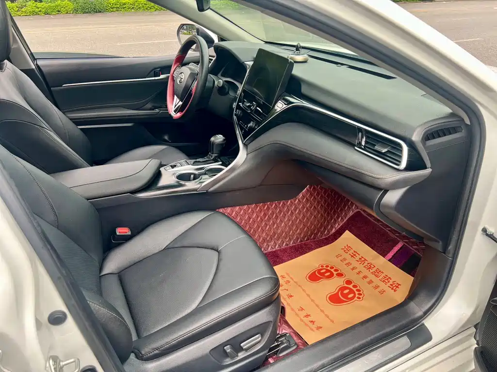 Toyota Camry 2021 2.5G Luxury