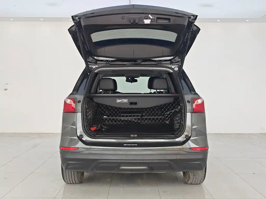 Chevrolet Equinox — миниатюра 21