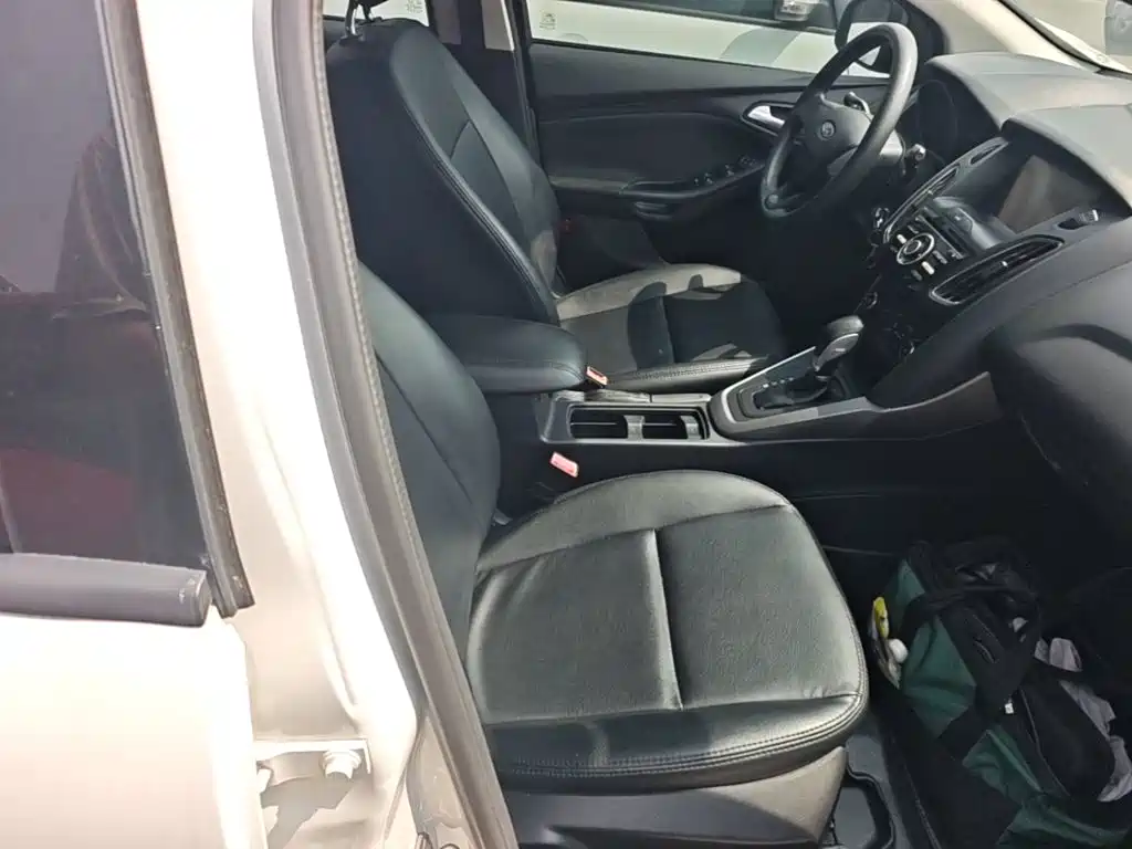 Ford Focus — миниатюра 25