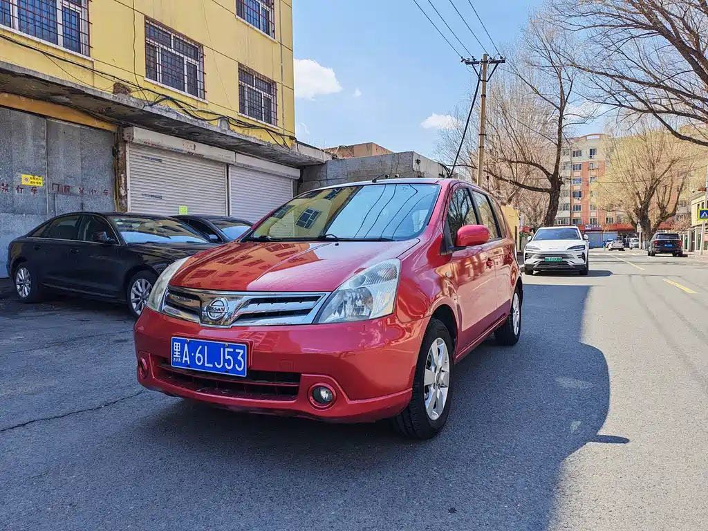 Nissan Livina 2010