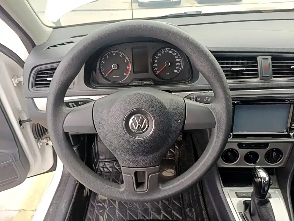 Volkswagen Lavida — миниатюра 11
