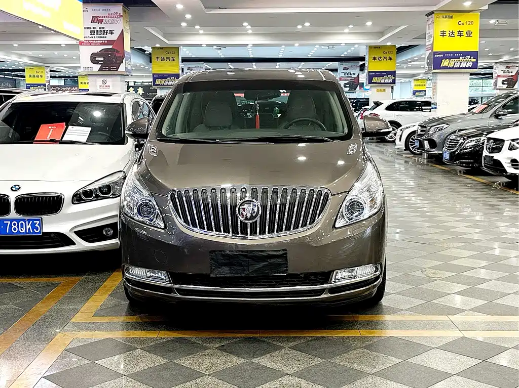 Buick GL8 2013 3.0L XT Luxury Flagship