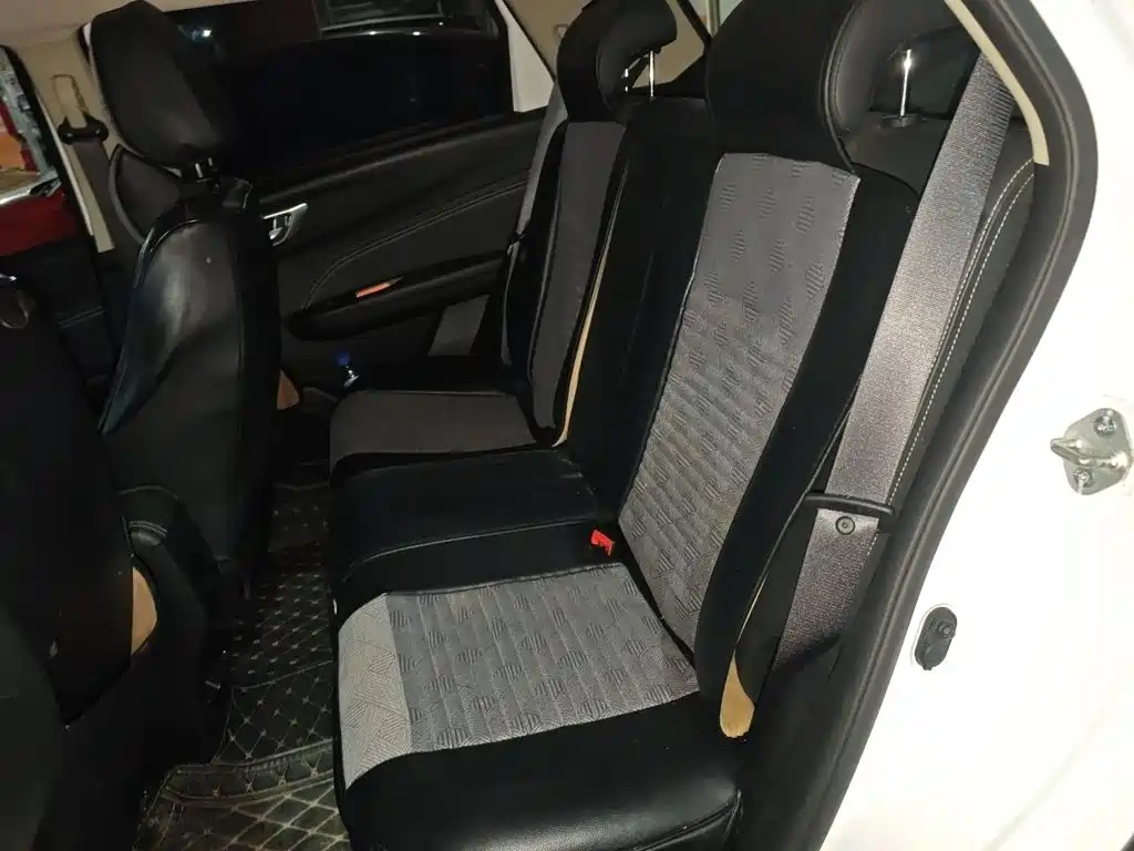 Geely Vision X3 — миниатюра 15