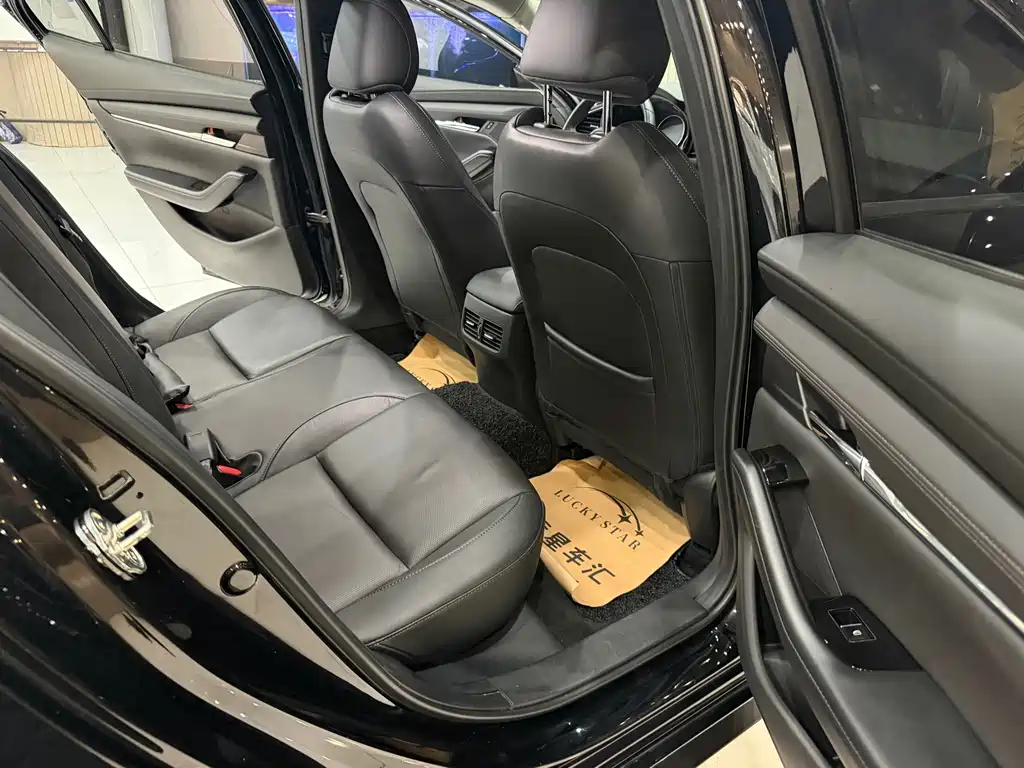 Mazda 3 Axela — миниатюра 11