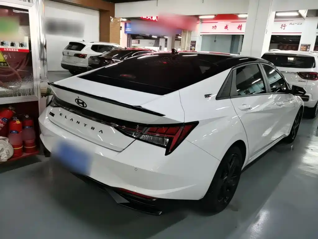 Hyundai Elantra — миниатюра 7