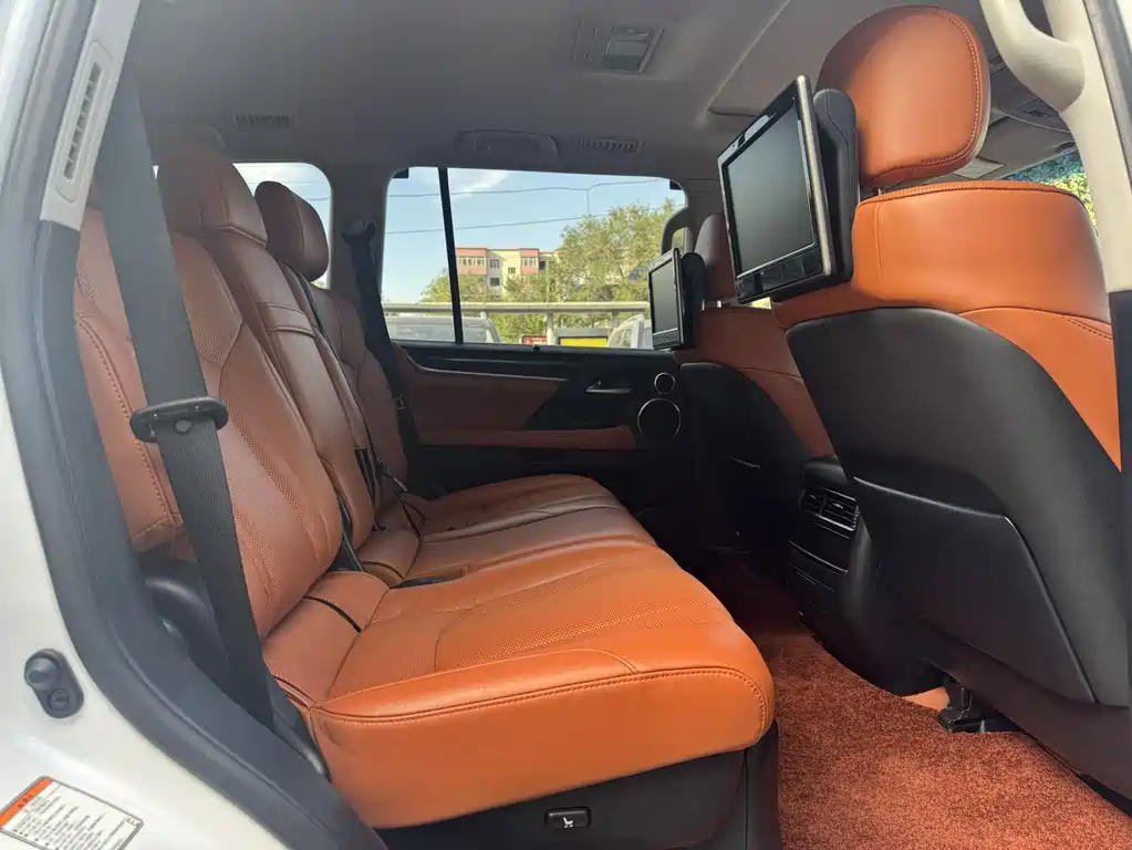 Lexus LX — миниатюра 10