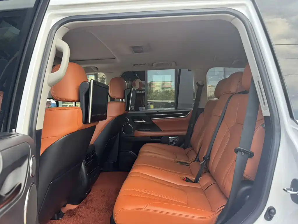 Lexus LX — миниатюра 8