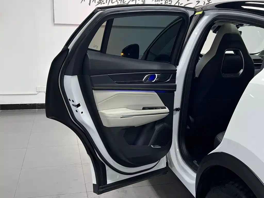 Lynk & Co 05 — миниатюра 15