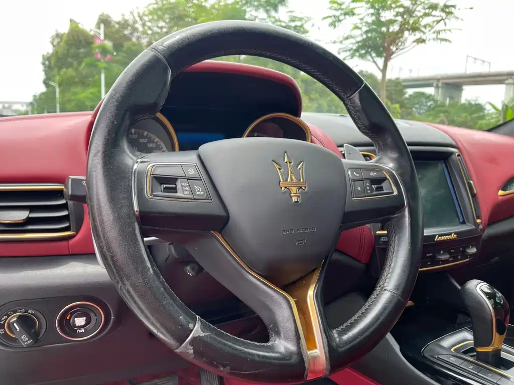 MASERATI LEVANTE