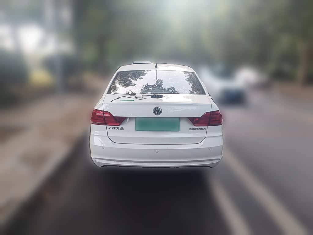 Volkswagen Santana 1.5 л 2022 г. Белый, пробег 32900 км