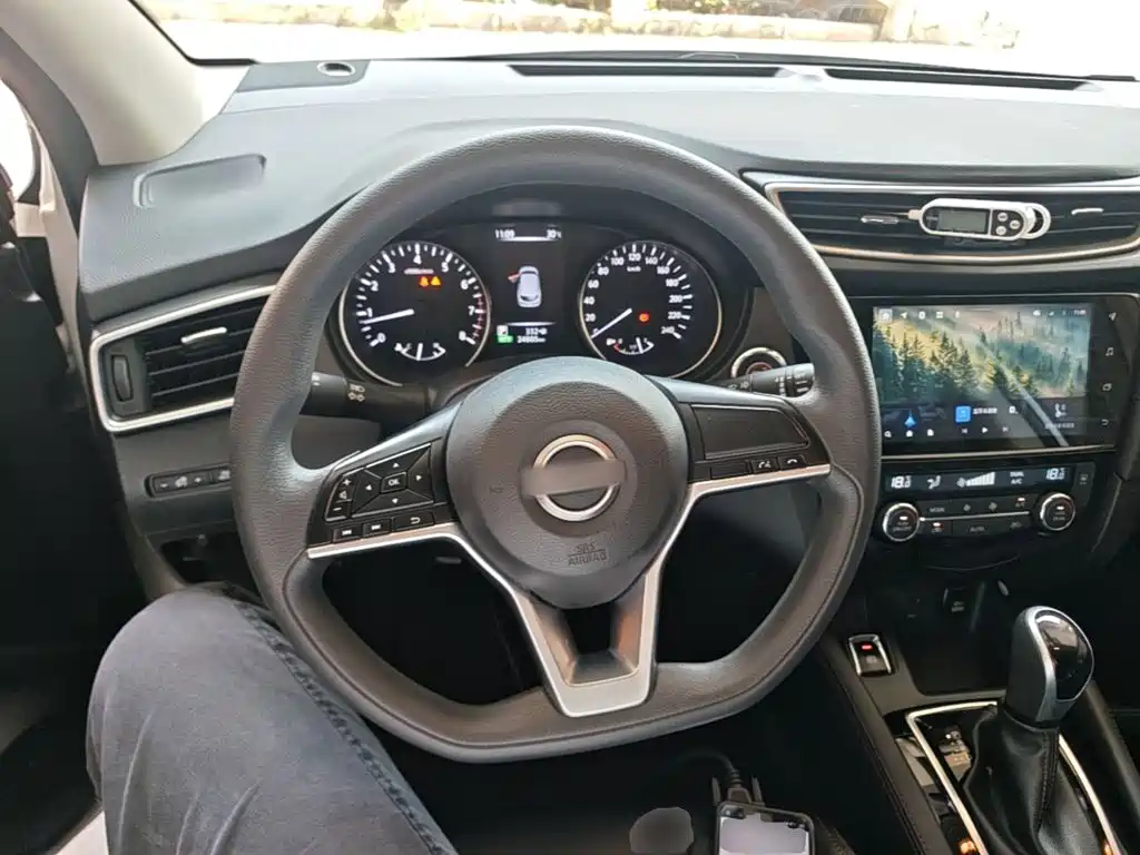 Nissan Qashqai — миниатюра 11