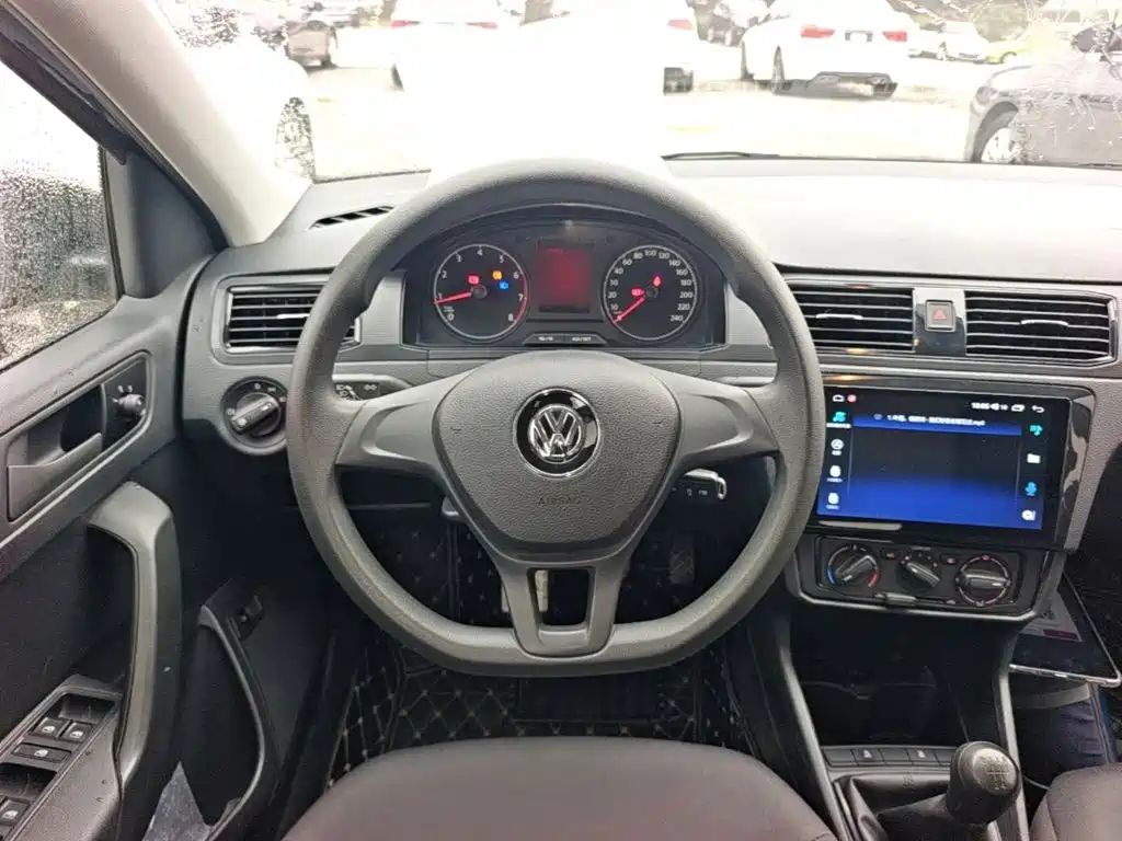 Volkswagen Santana — миниатюра 11