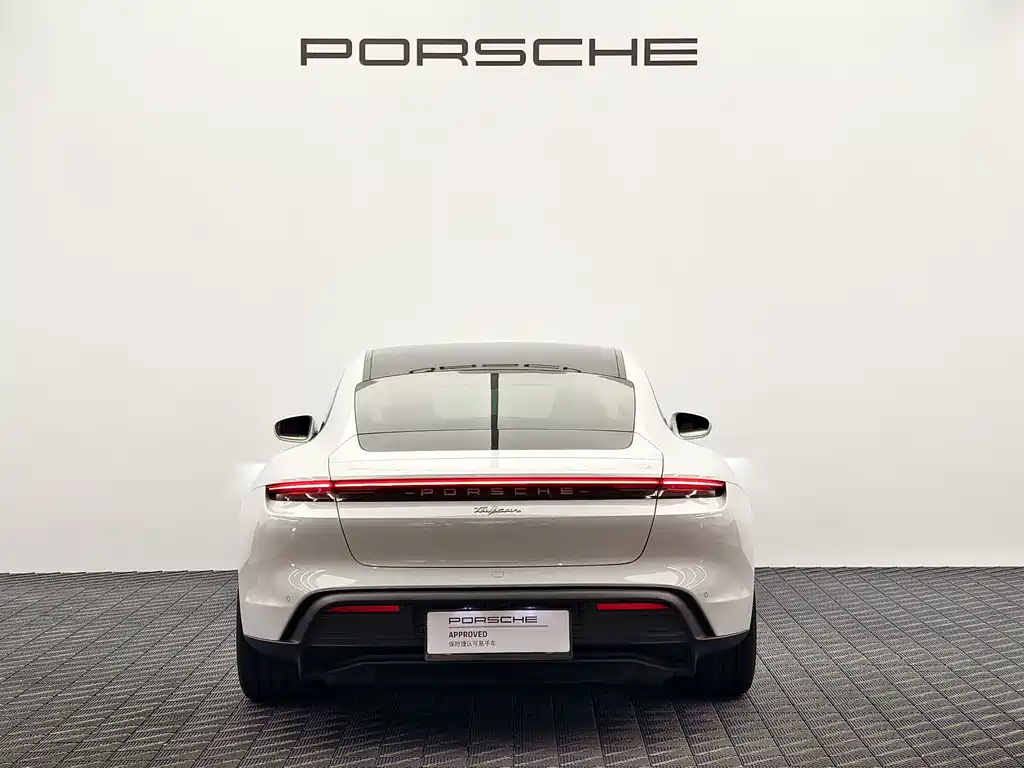 Porsche Taycan — миниатюра 6